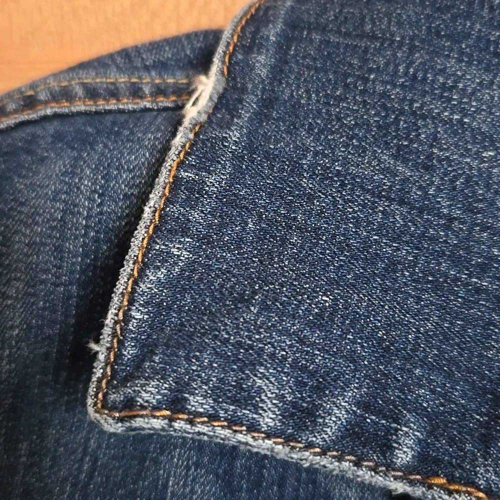 Levi’s Womens Trucker Denim Distressed Jean Jacket - Picture 10 of 11